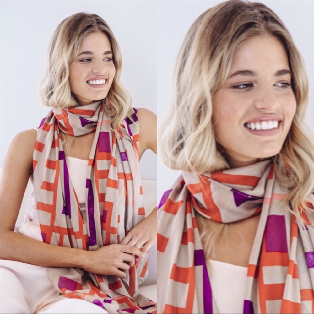 Michael Stars Ruana wrap - Picture 2 of 3